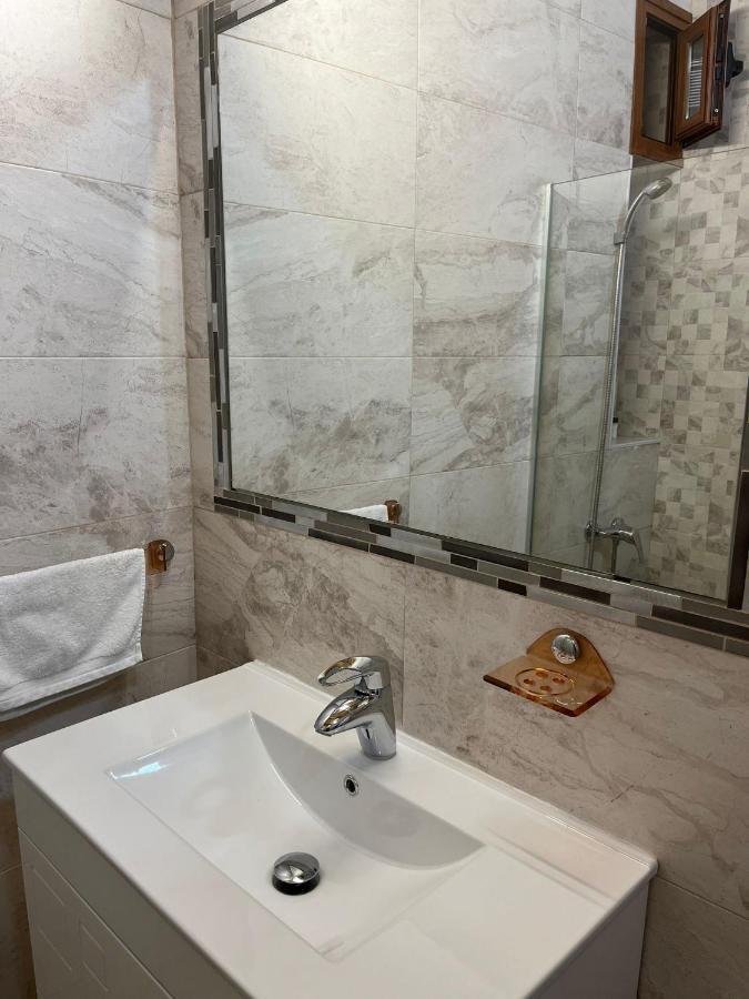 Apartamento Patio De Los Leones Гранада Екстериор снимка